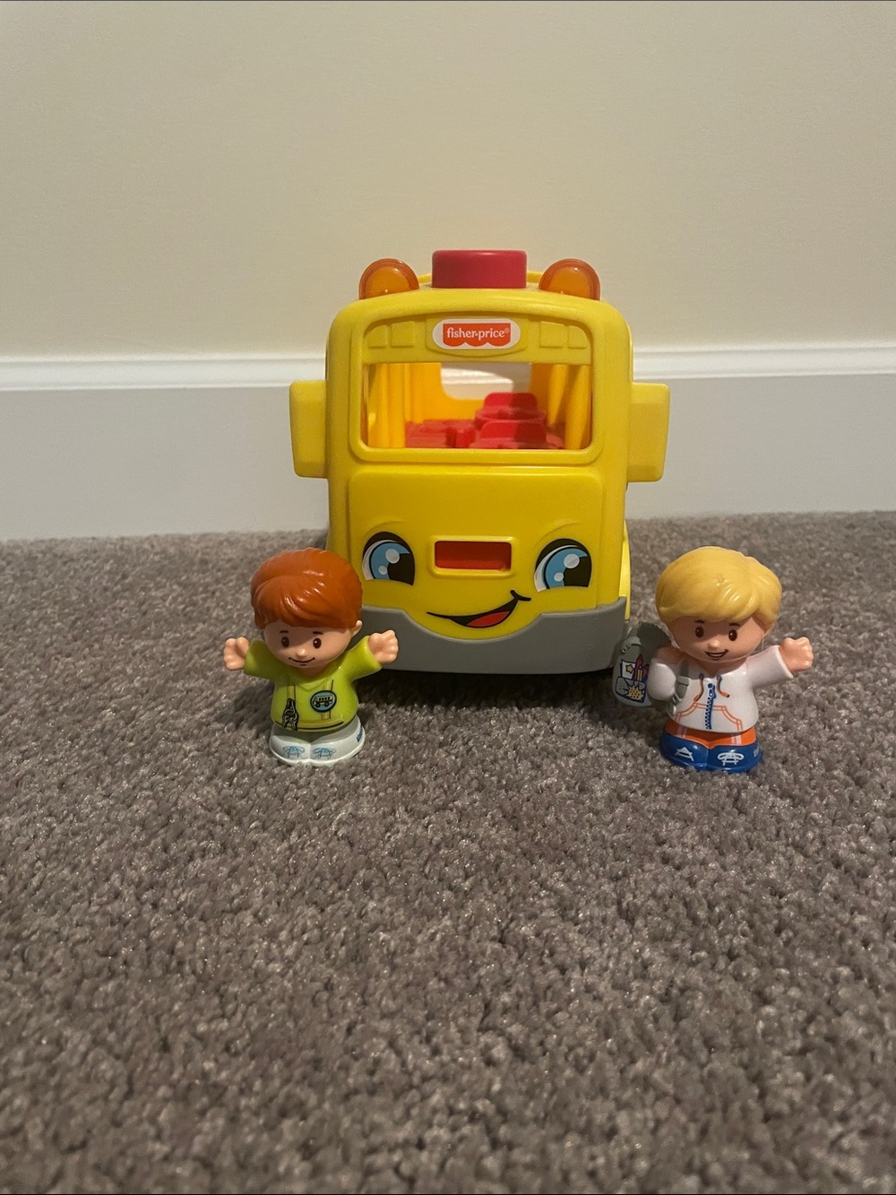 Fisher-Price Yellow School Bus Playset with Two Figures